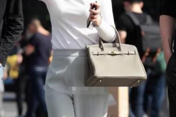 少婦的OL風穿搭，演繹都市女性的優雅