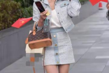 藍白粗花格子套裝,搭配黑色高跟鞋,有夏天的清涼也有知性的優雅