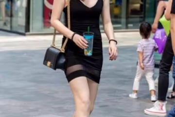 時尚穿搭,美女穿一條質感細膩的針織裙,盡顯知性優雅