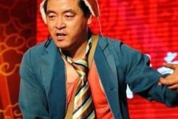 最紅時和趙本山不相上下，參加綜藝反響平平，為謀生向潘長江下跪