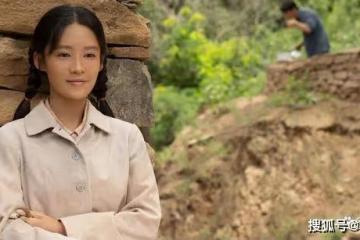 《人生之路》劉巧珍向高加林索吻，意外露出腰間胎記，高加林看到後瞬間崩潰