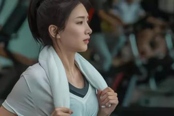 小姑子回娘家坐月子，反說嫂子：你白住我娘家？伺候我頂房租