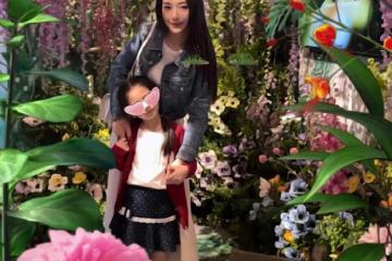 方媛帶女兒參加藝術展，出門忘記帶墨鏡，P圖回應網友顯親切