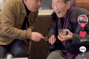 90歲楊少華聊女足眉飛色舞!豎拇指稱喜歡,不願楊議提男足直擺手