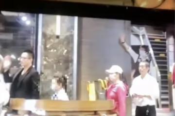 體面!S媽受訪處處維護汪小菲,自稱是受大S之託帶孩子們見汪小菲