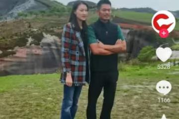 林丹謝杏芳湖南遊玩合影互不搭理,網友:林丹一看性格就有問題