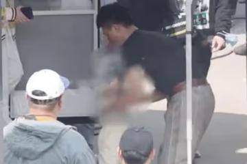 杜淳拍戲獲妻子女兒探班，牽手女兒很寵溺，素人老婆潮范兒十足