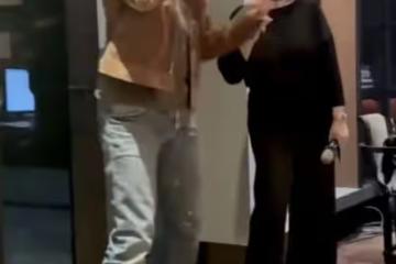 王力宏眾星聚會,林心如聽霍建華唱歌時憋笑,夫妻合體破婚變傳聞