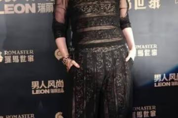 蔣欣胖得真自信，穿蕾絲裝暴露「水桶腰」，卻絲毫不影響她的美