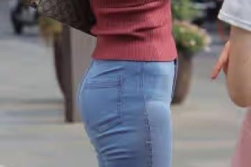 微胖的女生這樣穿真好看,紅色弔帶背心搭配緊身牛仔褲,時尚大方