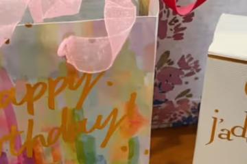 呂麗萍美國慶63歲生日,孫海英送3個蛋糕,與兒子張博宇四年未見