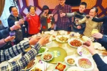 飯局識人心！當你老了「去兄弟姐妹家吃頓飯」就會明白這四件事　見一面少一面