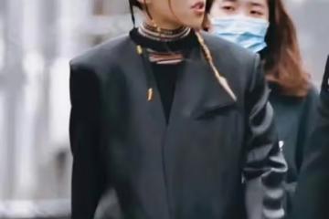 李嫣為竇靖童的新音樂點贊,網友的留言評論很暖心