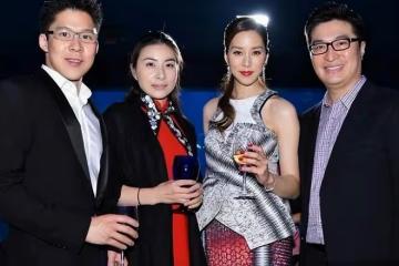徐子淇接手李兆基的千億帝國,低調素樸打扮溫柔如水