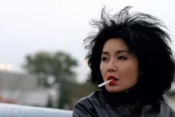 她愛過11個男人,還曾倒貼,如今穿19元地攤貨,不婚無子很快樂