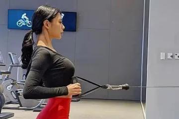 「亞洲第一美女」李成敏有多撩人?網友:當鏡頭下移時,太美了吧