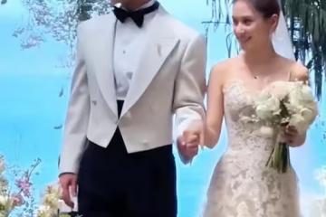 何超蓮竇驍婚禮現場:新人讀誓詞感動落淚,像王子和公主的結合