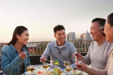 婆婆小叔子不請自來，到了養老的時候，兒媳：養你兒子一個就夠了