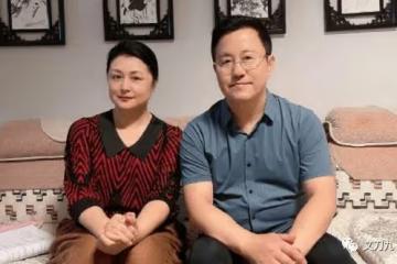 「長貴」打人、棄糟糠妻娶小19歲嬌妻，借「大腳」帶貨的他有多可惡？