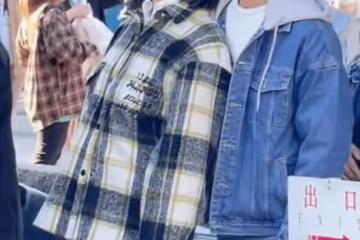 王石一家三口游日本，田朴珺吃雪糕偎依老公懷裡撒嬌，愛女未出鏡
