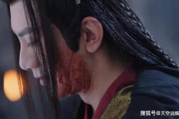 《長月燼明》就算不跳城樓,葉夕霧也會必死無疑!她早就被詛咒了