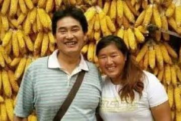 大衣哥朱之文和某導演的事情為什麼解決不了,陳亞男做飯也有話題