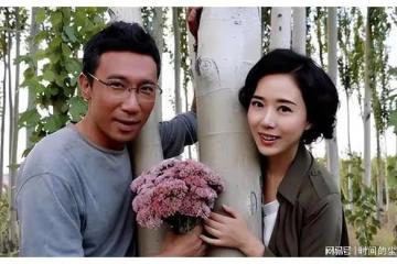 最美「嫦娥」顏丹晨曬全家福，老公是他！真空穿西裝荷爾蒙爆棚