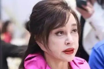 劉曉慶趙雅芝生圖流出，這一次，「不老女神」們的濾鏡碎了一地