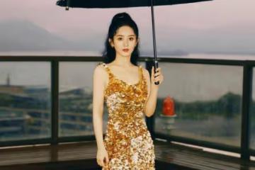 不愧是「拚命三娘」！趙麗穎冒雨拍大片，氛圍感拉滿