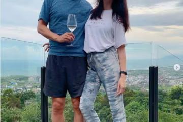 林熙蕾與圈外老公合照,身材年輕臉似少女般緊緻,老公卻看著像爹