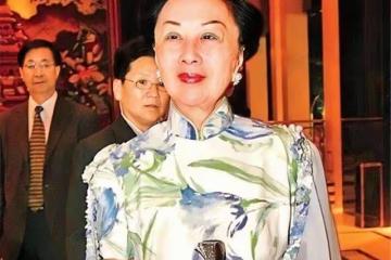 突傳死訊！TVB前非執董利孝和夫人離世，台慶穿旗袍切蛋糕成經典