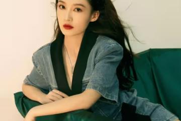 李沁的「筷子腿」很細,靴子過膝有個缺口,身材比例驚人