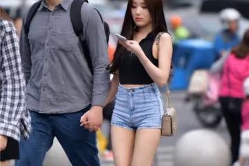 你是不是有點嫉妒你完美的身材?為什麼你的身體這麼漂亮