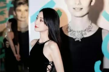 楊穎離婚後流言不斷，曬與谷愛凌合影只管自己美，谷愛凌發圖反擊