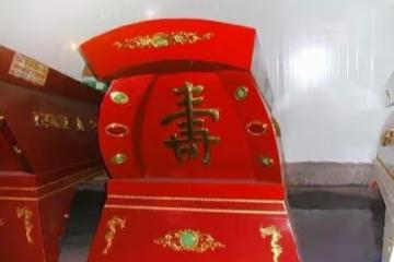 屠夫醉酒救白狐,卻墜落懸崖,最後竟找到死而復生的兒子