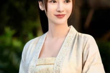 火出圈！柳岩背心露臍秀馬甲線，身材管理超自律，網友：女團門面