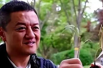 李亞鵬實慘!北京小院被剷平,急得額頭鼓包,網友:都是自作自受!