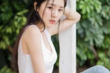 「你慢點，好疼 」，飯後我渾身無力，下一秒被一男人壓在身下