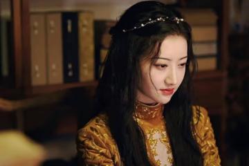 「蠢美人」古力娜扎，簽錯公司，交錯男友，不紅不是沒原因