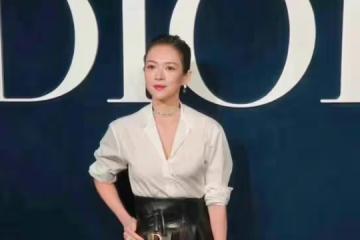 章子怡在時裝周給國人爭光！首秀慘輸韓女團，穿皮裙贏回女王排面