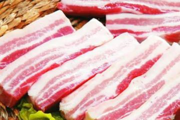 丈夫買十斤山豬肉，俺送兩斤回娘家，婆婆不讓動手，拿出本子蒙住