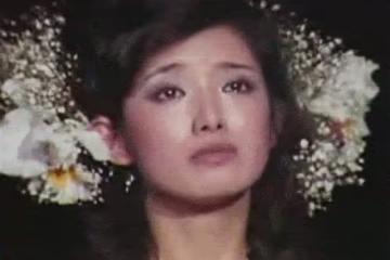 看了山口百惠的春夏穿搭，才發現：再過40年，你穿衣也不如她時髦