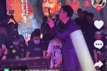 3屆視帝黎耀祥酒吧掙錢，扭腰擺胯表演賣力，被曝一場演出賺7萬