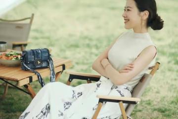 女人過了50歲想有氣質,穿衣要記住「三七法則」,時髦高級還減齡