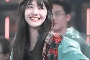 鄭爽最新近照曝光，狀態不佳身材發福，頭髮稀疏，體態如中年婦女