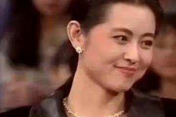 61歲倪萍為兒子「傾家蕩產」，隱瞞女兒從不提起，原來另有苦衷