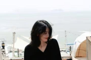 高圓圓換新髮型嫩回結婚前!穿一身黑拍照太美了,把大家都驚艷到