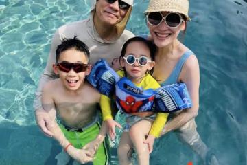應采兒六一曬全家福,穿泳裝秀美腿,陳小春教小兒子游泳好有耐心