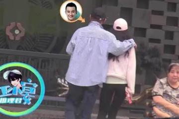 文章疑似和女友約會,兩人牽手摟肩舉止親密,女孩兒年輕貌美