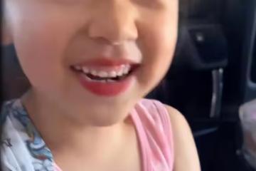 董璇高雲翔合體為女兒慶生,再現夫妻恩愛時刻,7歲女兒開心大笑